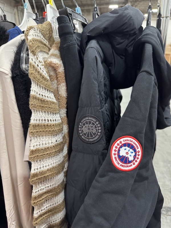 LUXURY Retailer Clothes Pallet - Image 2