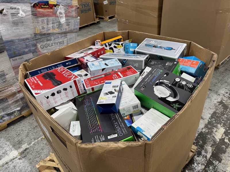 Target Electronics Truckload - Image 2